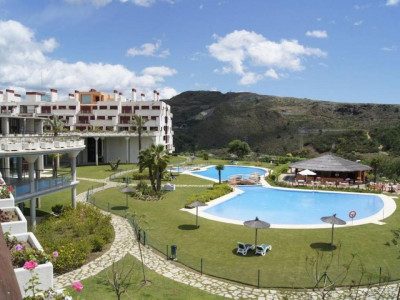 Apartament Elegant cu 1 Dormitor în Parque Botanico, Benahavís