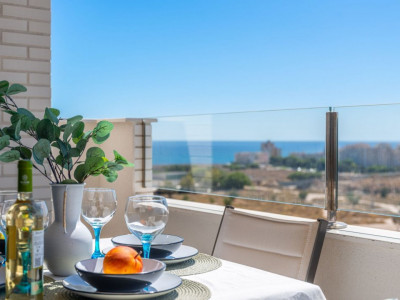 Apartament Contemporan cu 3 Dormitoare și Vedere la Mare