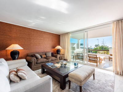 Spacious apartment with sea views in Las Jacarandas, Bel Air