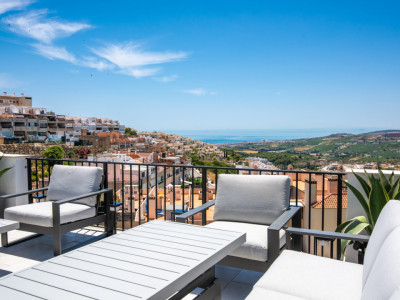 Penthouse renovat în Casares cu vedere panoramică la mare