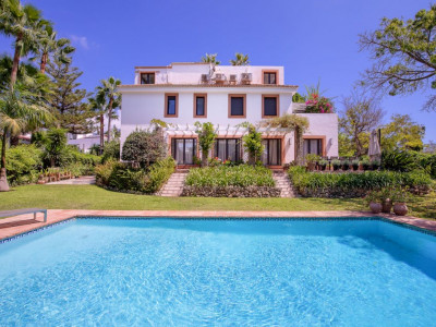 Villa in Nueva Andalucia