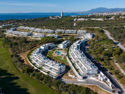 Fully furnished and equipped penthouse with private pool in SANTA CLARA HOMES