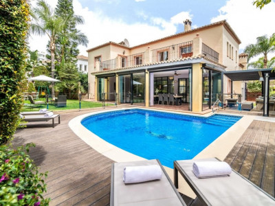 Classic style villa on the first line of Golf - Guadalmina Alta