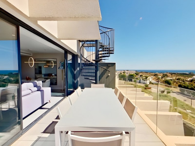 Fully furnished penthouse with sea view in Oasis 325 Estepona