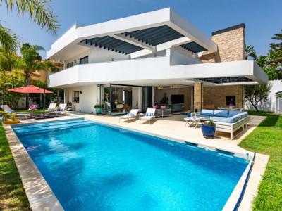 El Rodeo Luxury Villa, walking distance from Puerto Banús, with Heated Pool