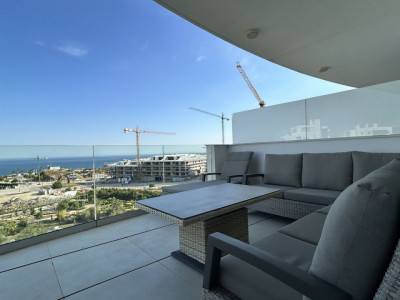 Apartament cu 2 Dormitoare în Higueron West - Vedere Panoramică la Mare