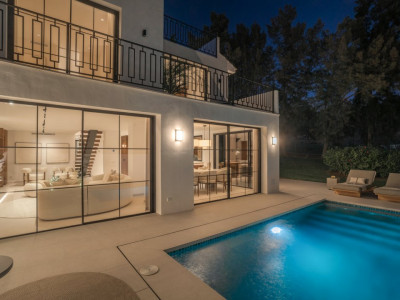 Casa Nami – Vilă Semidecomandată pe Prima Linie de Golf a clubului Aloha