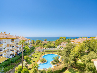 Penthouse Elegant cu Vedere la Mare în Pinos de Nagueles, Golden Mile Marbella